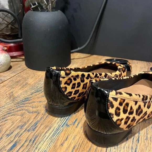 Clarks Unstructured Leopard Flats – Size 7 - Picture 10 of 11